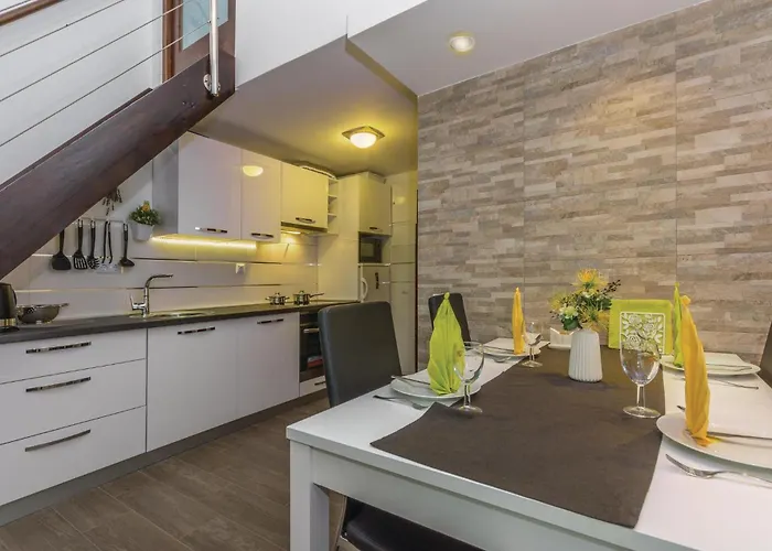 Two-bedroom In Cervar Porat ポレッチ