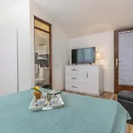 Διαμέρισμα Two-bedroom In Cervar Porat Πόρετς