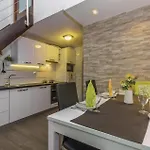 Two-bedroom In Cervar Porat Πόρετς