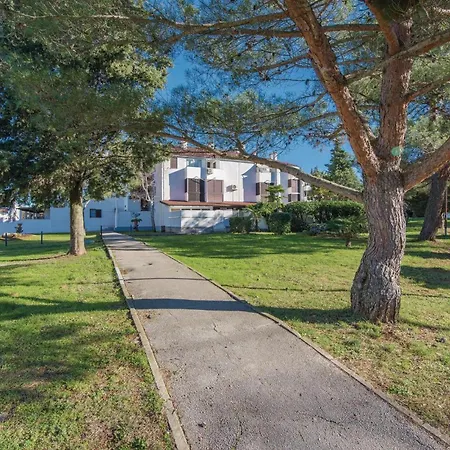 Διαμέρισμα Two-bedroom In Cervar Porat Πόρετς
