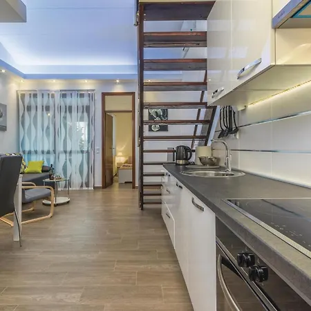 Two-bedroom In Cervar Porat Daire
