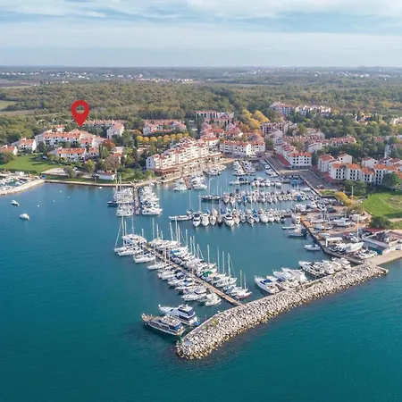 Awesome In Cervar Porat With Wifi Apartment Porec